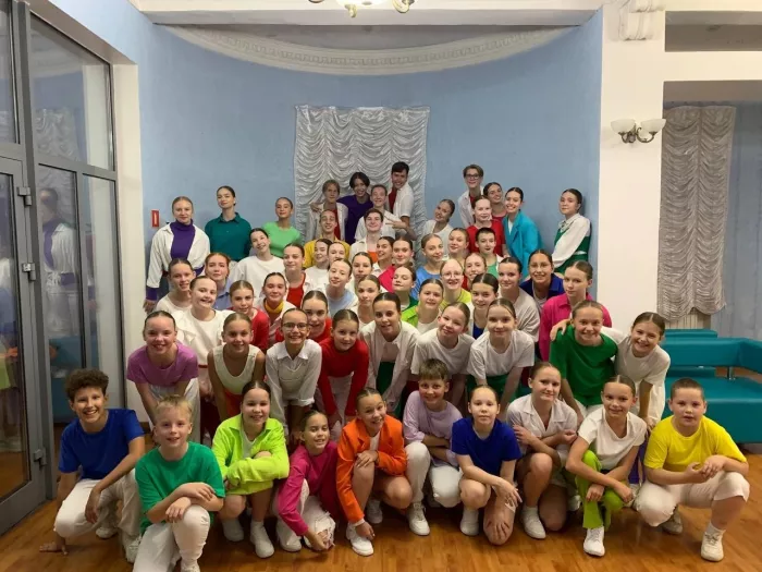 Студия современного танца Апельсин на Старых Большевиков  в  Екатеринбурге