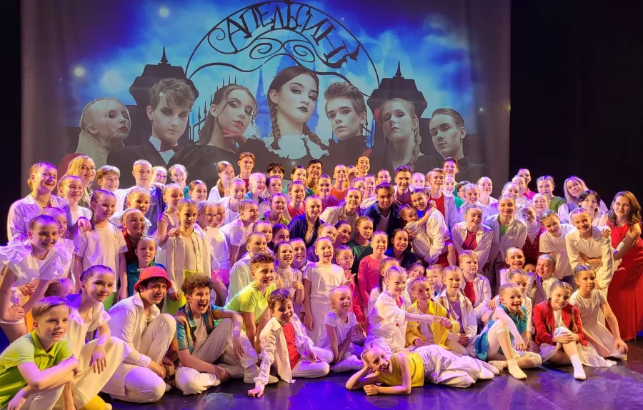 Студия современного танца Апельсин на Красных Героев в Екатеринбурге: Спорт, Танцы, Зал, Хореография, Растяжка, Школа,