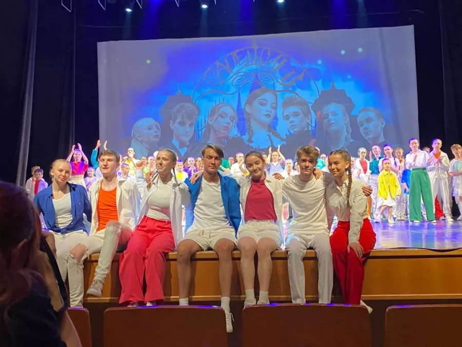 Студия современного танца Апельсин на Красных Героев в Екатеринбурге: Спорт, Танцы, Зал, Хореография, Растяжка, Школа,