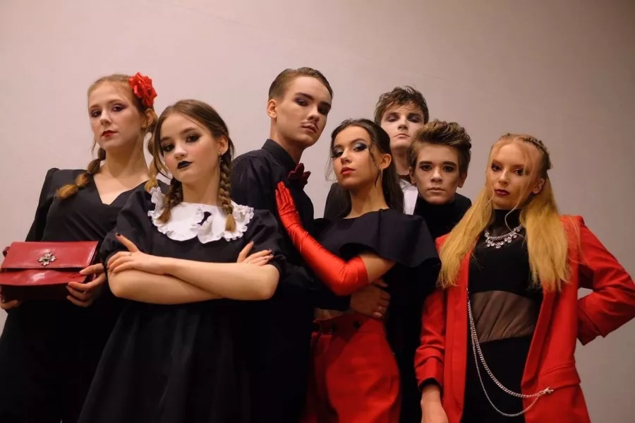 Студия современного танца Апельсин на Красных Героев в Екатеринбурге: Спорт, Танцы, Зал, Хореография, Растяжка, Школа,