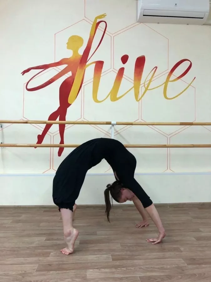 Школа танцев Hive Dance Centre в Екатеринбурге: Танцы, Зал, Хореография, Школа танцев, Балет, Растяжка,