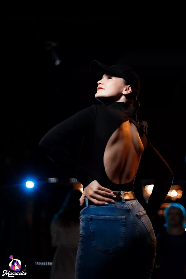Школа танцев Salsa сubana Ekb в Екатеринбурге: Танцы, Зал, Хореография, Школа танцев, Бачата, Растяжка,