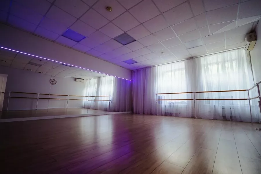 Студия фитнеса и танцев Хамелеон в Екатеринбурге: Танцы, Зал, Хореография, Растяжка, Школа, Детям,