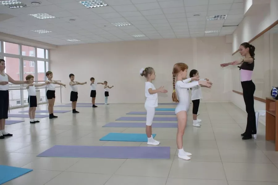 Танцевальный центр Фантазия на Технической в Екатеринбурге: Танцы, Зал, Хореография, Растяжка, Школа,