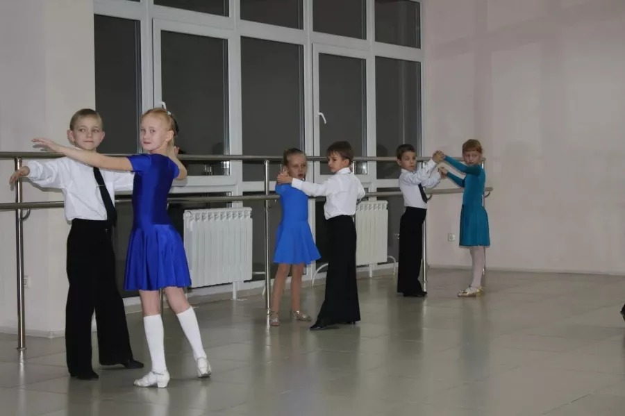 Танцевальный центр Фантазия на Технической в Екатеринбурге: Танцы, Зал, Хореография, Растяжка, Школа,