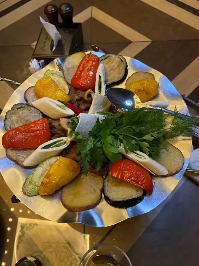Ресторан Караван-сарай в Грозном: Еда, Традиционная кухня, Европейская кухня, Шведский стол, Вкусно, Ресторан, Бар, Доставка, Кафе,