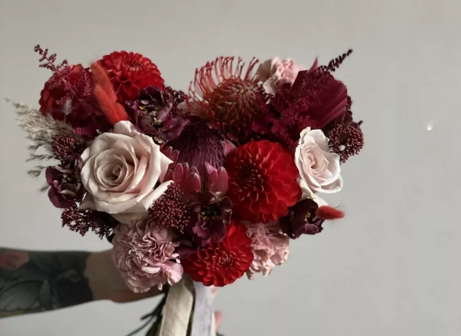 Салон цветов Bloom room в Калининграде: Свадебный букет , Цветы, Для влюбленных, Букет, Свадьба,