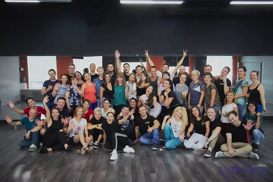 Школа танцев Kizomba Universe в Екатеринбурге: Танцы, Зал, Хореография, Школа танцев, Парные танцы, Растяжка,