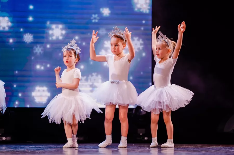 Школа танцев M & dance на Краснолесье в Екатеринбурге: Спорт, Танцы, Зал, Хореография, Растяжка, Школа, Детям,