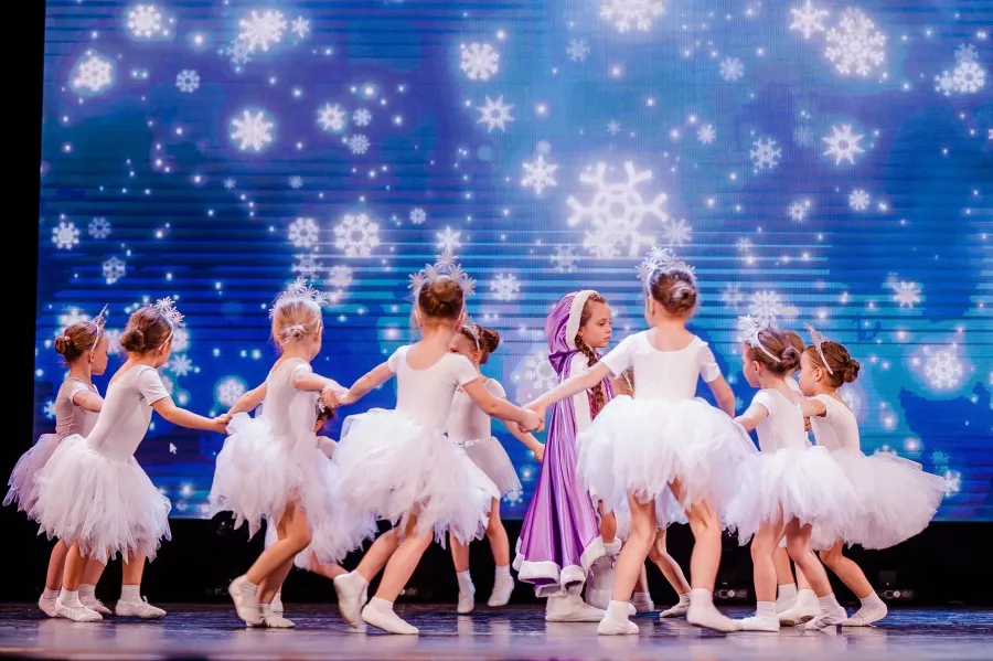 Школа танцев M & dance на Краснолесье в Екатеринбурге: Спорт, Танцы, Зал, Хореография, Растяжка, Школа, Детям,