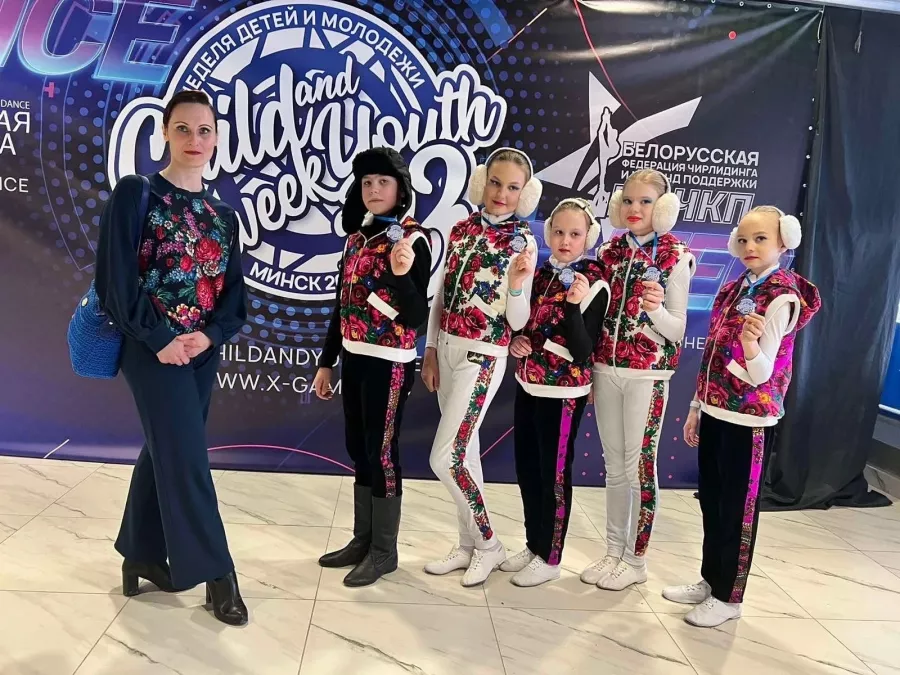 Центр современной хореографии школа танца Руслана Дивакова на Губенко в Смоленске: Танцы, Зал, Хореография, Школа танцев, Современная хореография, Растяжка,