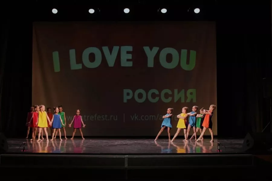 Школа танцев Белая ворона в Екатеринбурге: Танцы, Зал, Хореография, Школа танцев, Народный танец, Растяжка,