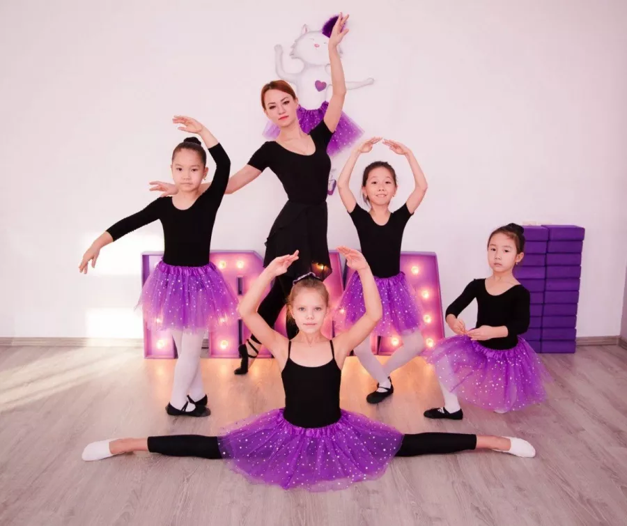 Школа танцев Talento на Комсомольской в Екатеринбурге: Танцы, Зал, Хореография, Растяжка, Школа,