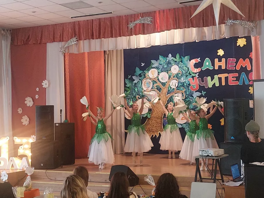 Школа танцев Эсста на Калинина в Екатеринбурге: Танцы, Зал, Хореография, Школа танцев, Дети, Растяжка,