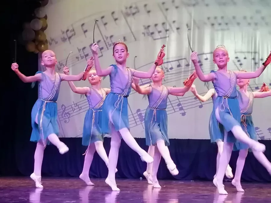 Школа хореографии Триумф на Анатолия Мехренцевой в Екатеринбурге: Танцы, Зал, Хореография, Балет, Растяжка, Школа,