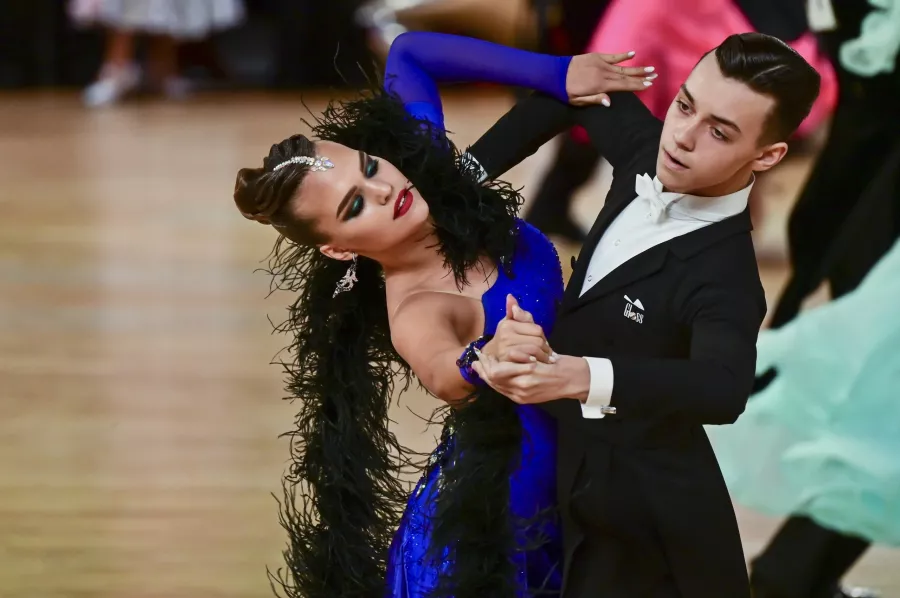 Танцевально-спортивный клуб ОДО в Екатеринбурге: Танцы, Зал, Хореография, Растяжка, Школа,