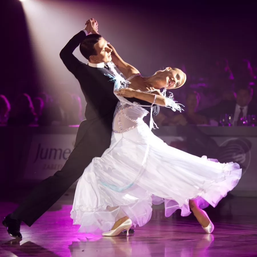 Танцевально-спортивный клуб ОДО в Екатеринбурге: Танцы, Зал, Хореография, Растяжка, Школа,