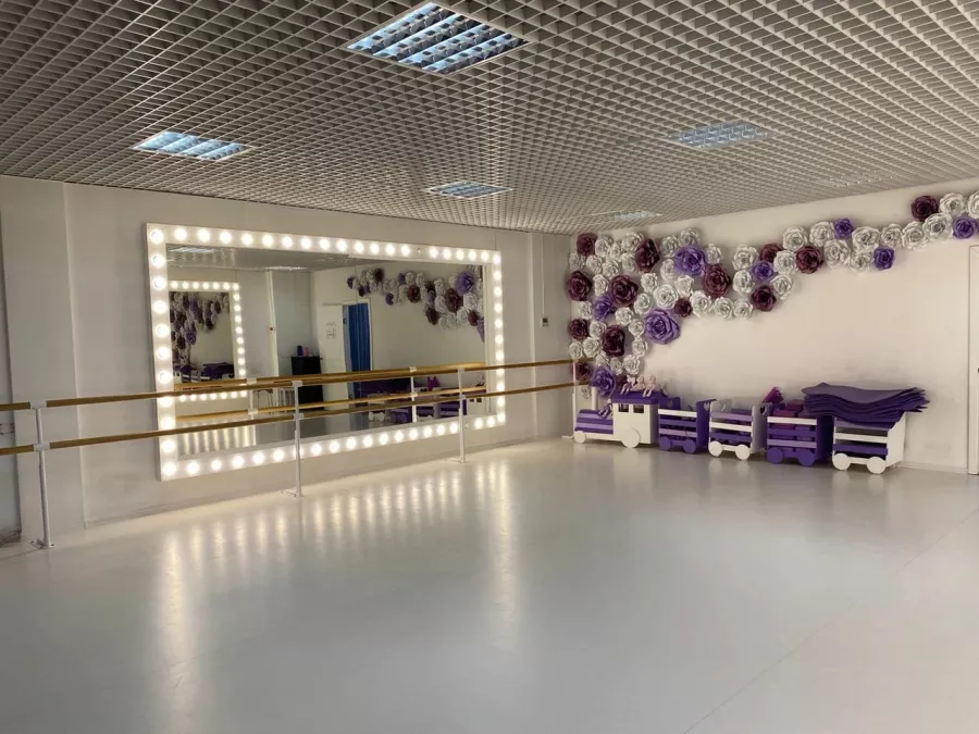 Детская школа балета Lil Ballerine на Шейнкмана в Екатеринбурге: Танцы, Зал, Хореография, Балет, Растяжка, Школа,