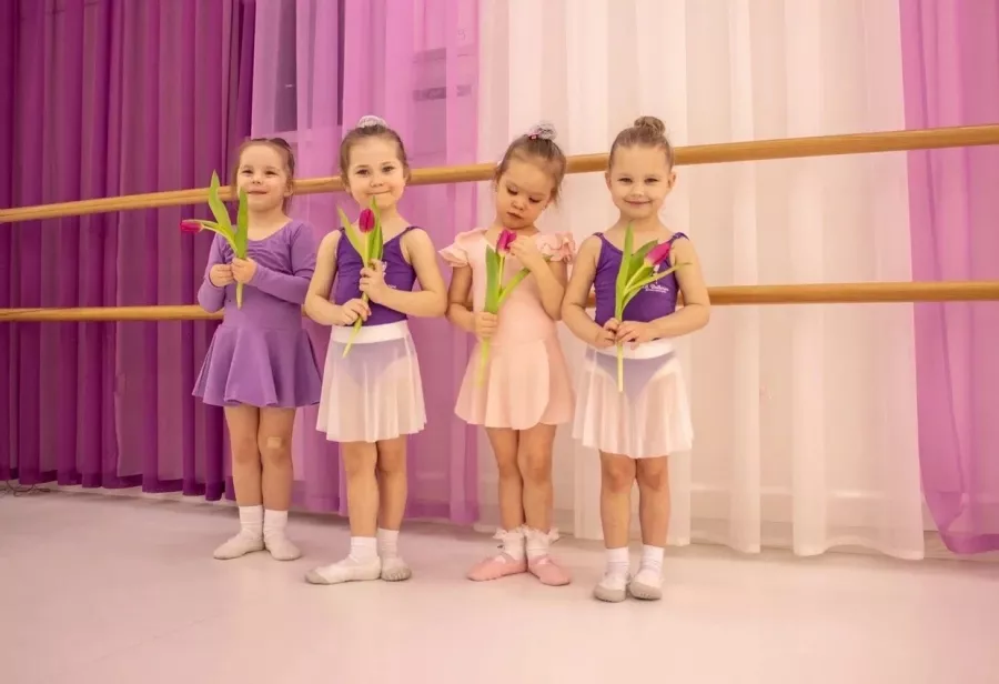 Детская школа балета Lil Ballerine на Ленина в Екатеринбурге: Танцы, Зал, Хореография, Балет, Растяжка, Школа,