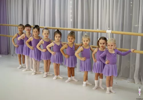 Детская школа балета Lil Ballerine на Краснолесье в Екатеринбурге
