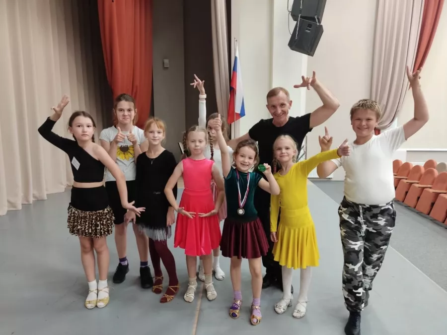 Спортивная школа АкадемСпорт на Академика Парина в Екатеринбурге: Танцы, Зал, Хореография, Школа танцев, Бальные танцы, Растяжка,