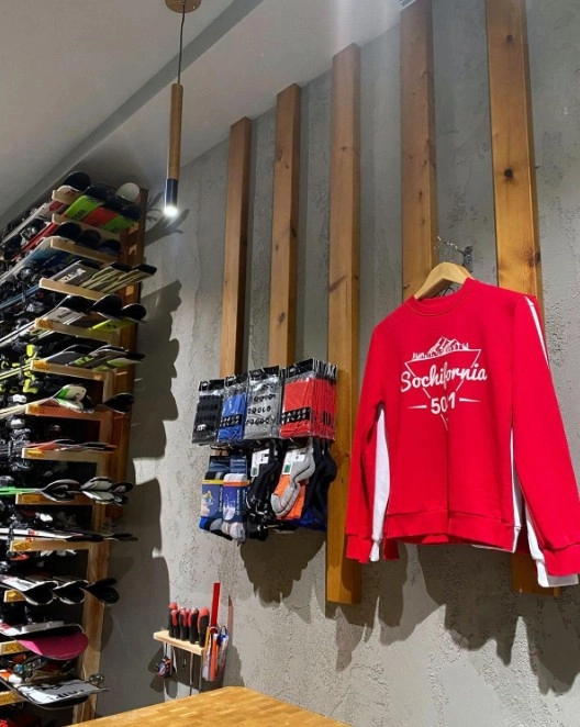 Служба проката Прокат 499  в Красной Поляне: Хобби, Лыжи, Сноуборд, Оплата картой, Прокат,