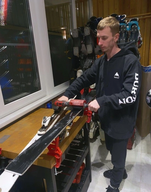 Служба проката Прокат 499  в Красной Поляне: Хобби, Лыжи, Сноуборд, Оплата картой, Прокат,