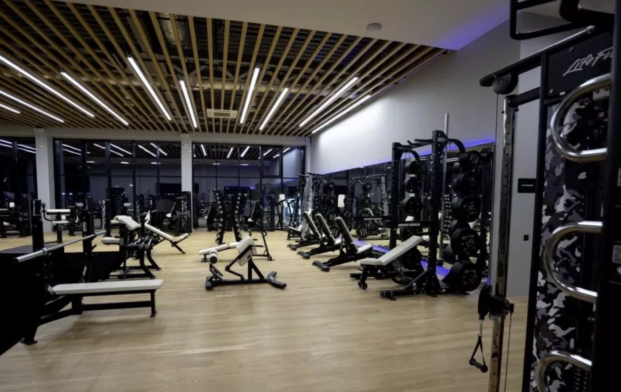 Фитнес-клуб Crocus fitness в Адлере: Аэробика, Детский уголок, Йога, Развиваться, Фитнес, Кроссфит, Настольный теннис, Боевые искусства, Аквааэробика,