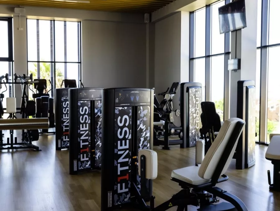 Фитнес-клуб Crocus fitness в Адлере: Аэробика, Детский уголок, Йога, Развиваться, Фитнес, Кроссфит, Настольный теннис, Боевые искусства, Аквааэробика,