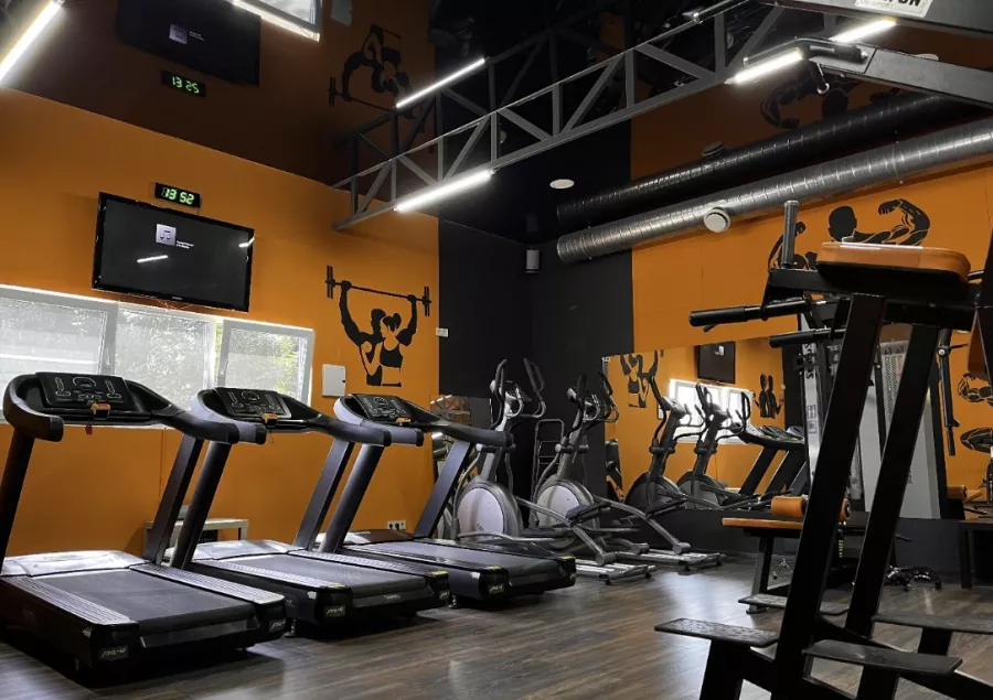 Спортивный клуб Hostagym в Сочи: Развитие, Йога, Фитнес, Массаж, Боевые искусства, Джампинг, Тренер,