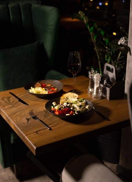 Лаундж-бар Tooman lounge bar в Красной Поляне: Ресторан, Кафе, Бары, Заказ столиков,