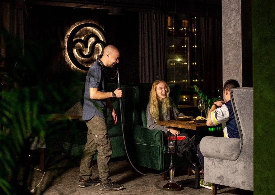 Лаундж-бар Tooman lounge bar в Красной Поляне: Ресторан, Кафе, Бары, Заказ столиков,