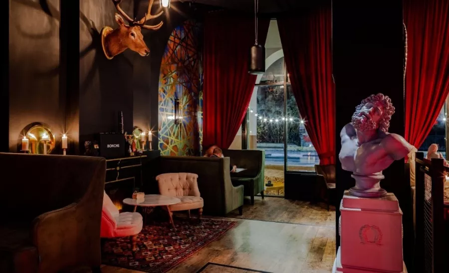 Центр паровых коктейлей Hookah Place в Красной Поляне: Летняя терраса, Оплата картой, Коктейли, Бар, Заказ навынос,