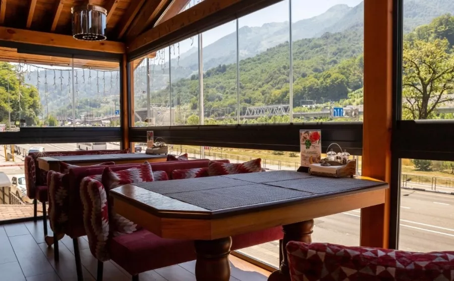 Ресторан Хинкаl-мангаl  в Красной Поляне: Еда, Заказ столиков, Живая музыка, Грузинская кухня, Заказ навынос,