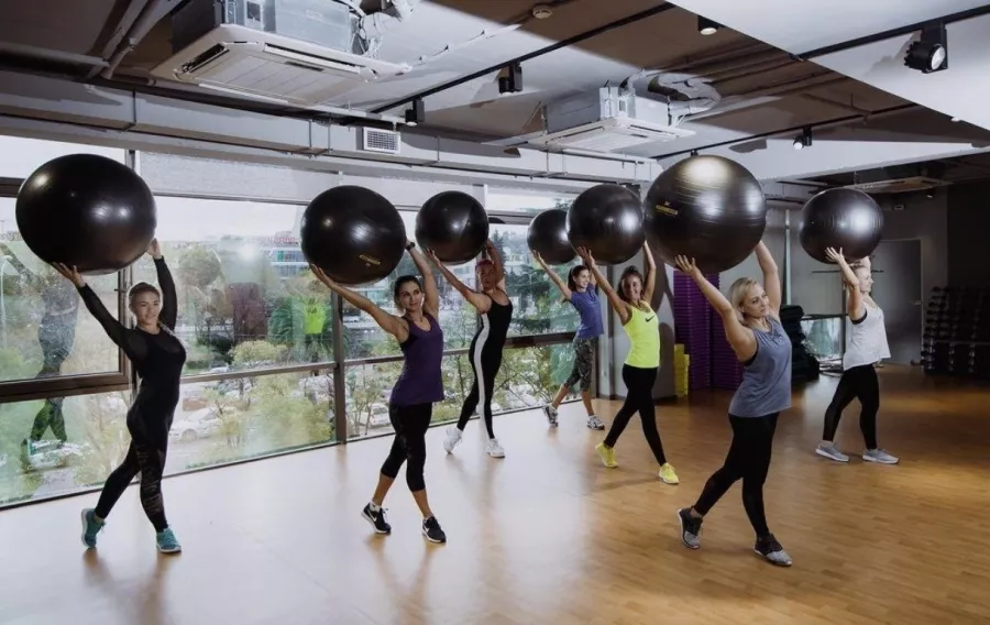 Фитнес-клуб Orange Fitness в Сочи: Аэробика, Зумба, Йога, Фитнес, Развиваться, Кроссфит, Боевые искусства, Аквааэробика,