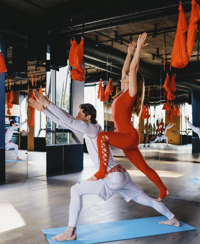Фитнес-клуб Smart Trainer Studio в Сочи: Зумба, Йога, Развиваться, Фитнес, Кроссфит, Аэробика, Аквааэробика, Сайкл, Пилатес,