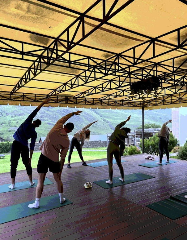 Фитнес-клуб Smart Trainer Studio в Сочи: Зумба, Йога, Развиваться, Фитнес, Кроссфит, Аэробика, Аквааэробика, Сайкл, Пилатес,