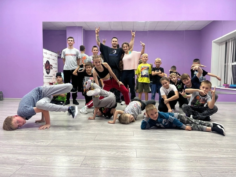 Школа танцев Jumping-Сrew в Смоленске: Танцы, Зал, Хореография, Растяжка, Хип-хоп, Школа,
