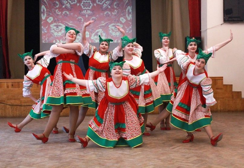 Школа танцев Родник в Смоленске: Танцы, Зал, Хореография, Школа танцев, Ансамбль, Растяжка,