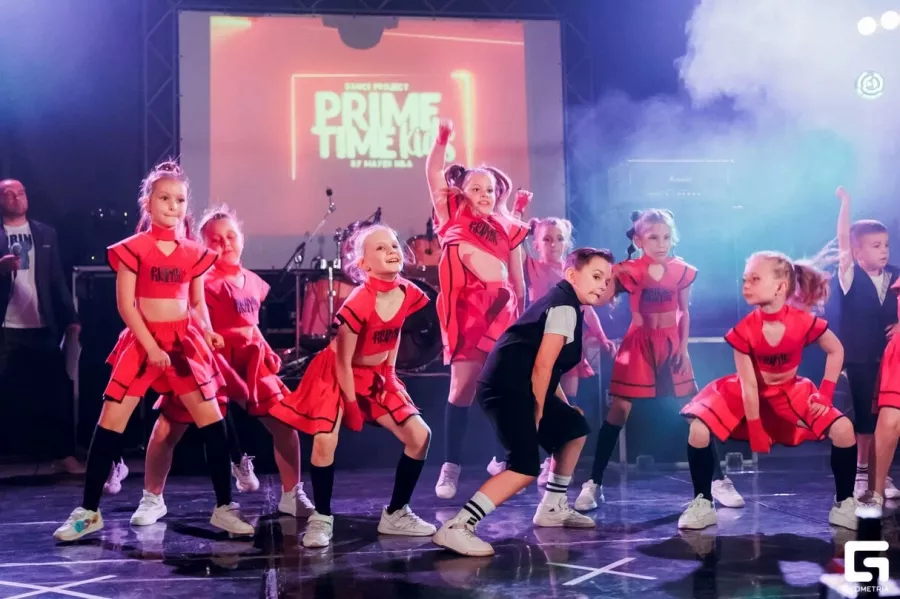 Шола танцев PrimeTimeKids в Смоленске: Танцы, Зал, Хореография, Школа танцев, Jazz-Funk, Растяжка,