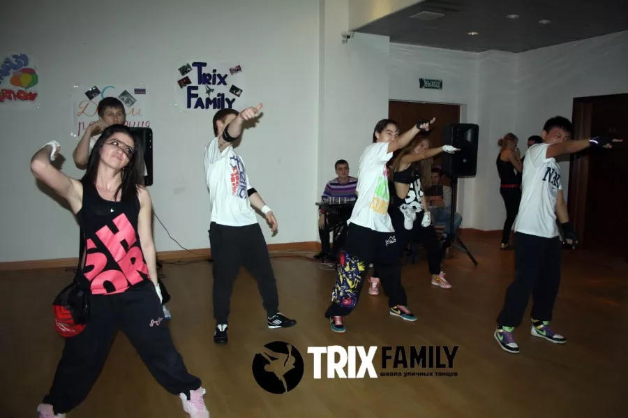 Школа танцев Trix Family в Москве: Танцы, Зал, Школа танцев, Хореография, Растяжка, Хип-хоп,