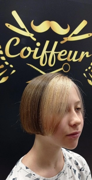 Салон Coiffeur в Красной Поляне: Детская стрижка, Биозавивка, Стрижка бороды, Афрокудри, Женская стрижка, Мужская стрижка,