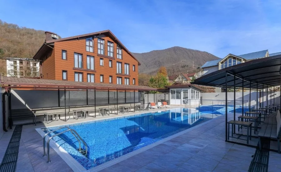 Бассейны Па-Де-Де Редэнс  в Красной Поляне: Бассейн,