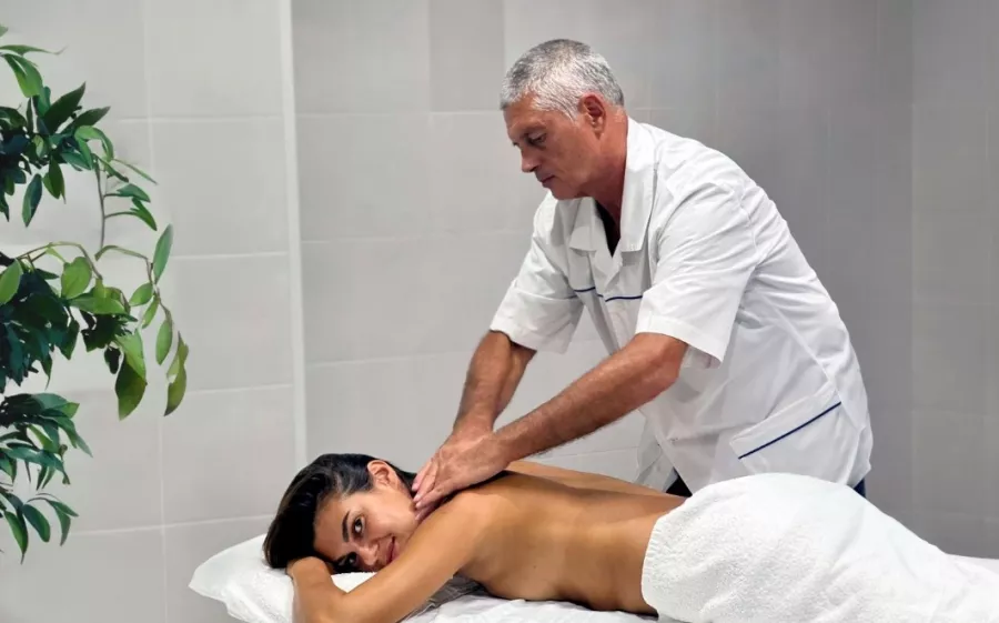 Бассейны Па-Де-Де Редэнс  в Красной Поляне: Бассейн,