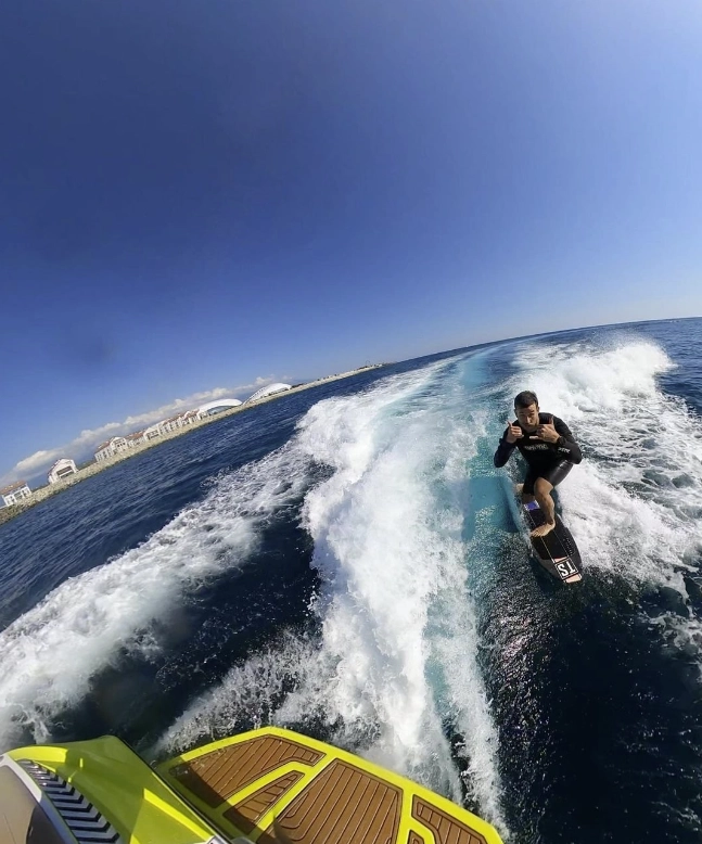 Школа вейк-серфинга Sochi Surf в Адлере: Развитие, Яхта, Сёрфинг,