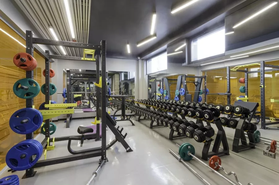 Тренажёрный зал Delos sport в Адлере: Аэробика, Отдельный женский зал, Персональный тренер, Йога, Аквааэробика, Фитнес-бар, Развиваться, Фитнес,