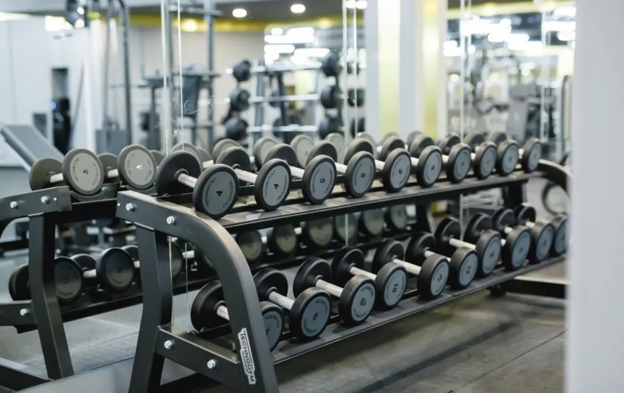 Фитнес-центр M-Gym в Сочи: Сайкл, Развиваться, Фитнес, Фитнес-бар, Кроссфит, Массаж, Йога, Аквааэробика, Стретчинг,