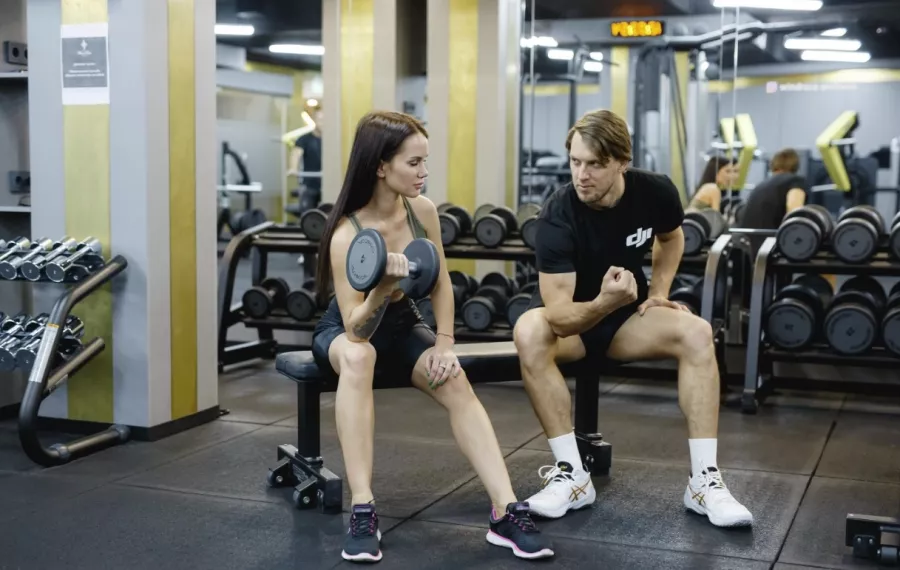 Фитнес-центр M-Gym в Сочи: Сайкл, Развиваться, Фитнес, Фитнес-бар, Кроссфит, Массаж, Йога, Аквааэробика, Стретчинг,
