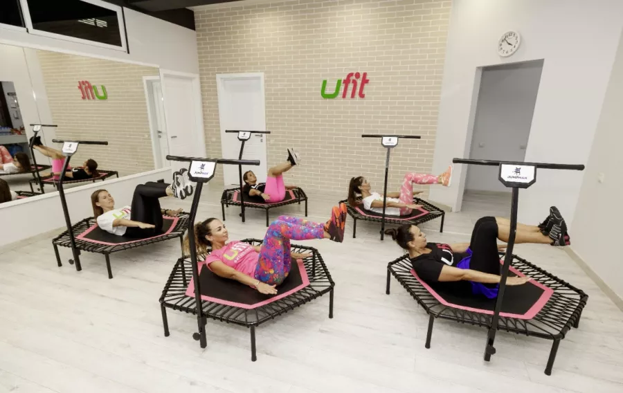 Женский фитнес-клуб Ufit в Сочи: Отдельный женский зал, Пилатес, Развиваться, Фитнес, Йога, Танцевальные программы, Фитнес для детей, Стретчинг,
