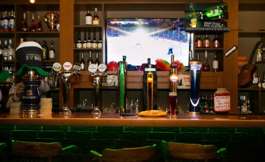 Ирландский паб Harats Irish Pub в Красной Поляне: Ирландский паб, Винная карта, Авторская кухня, Постное меню, Заказ навынос, Заказ столиков,